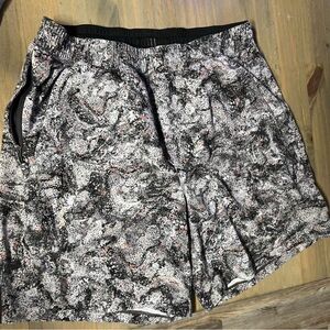 Men’s medium lululemon shorts. With inserts.
